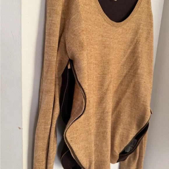 Anne Klein Tan and Brown Crew Neck Sweater side unique zippers - Picture 4 of 4